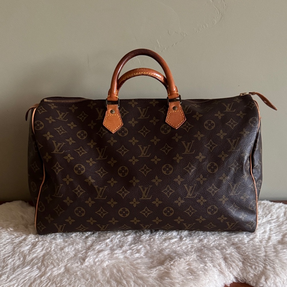 SOLD Louis Vuitton Speedy 40 with lock and key